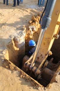 escavação para exumação da estaca